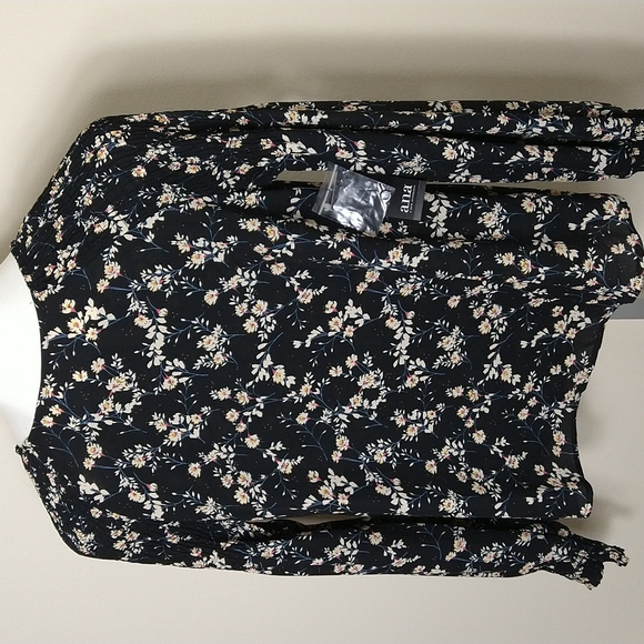 A.N.A. A New Approach Black Floral Blouse S NWT - Picture 8 of 10